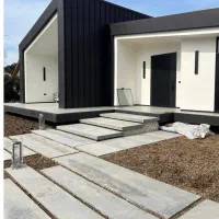 منشی خانم با روابط عمومی بالا