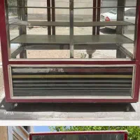 ویترین شیشه ای برای قنادی