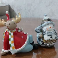 مجسمه پلیستر کریسمسی ومجسمه آدم برفی که چراغ خوابه