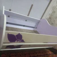 تخت کنار مادر یا همان گهواره