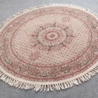 2 عدد فرش 9 متری و 1 عدد فرش گرد بزرگ