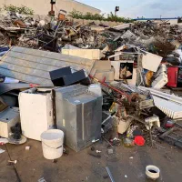 خرید فروش ضایعات درب پنجره آلومینیوم آهنی پکیج