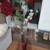 گلدان شیشه‌ای با گل مصنوعی|گل مصنوعی|کرج, حیدرآباد|دیوار