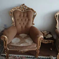 مبل سلطنتی ۹نفره سالم وتمیز با۳عدد میزعسلی