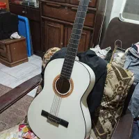 گیتار دیوموند سفید