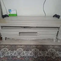 فرش و میز تلویزیون