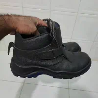 کفش کار ایمنی سایز ۴۲ ارسال دارم