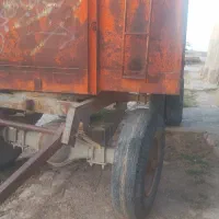 تریلی پشت تراکتوری