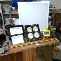 تعدادی پروژکتور