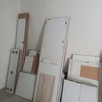 کابینت باز شده سالم به همراه دسته و پایه