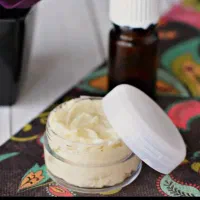 آموزش ساختن کرم روشن کننده فقط۳۰۰