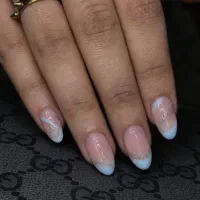 تخفیف ویژه کاشت ناخن فقط ۶۵۰