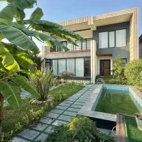 دوبلکس مدرن 300 متری*استخرچهارفصل*فول فرنیش