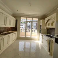 180 متر شاهکار / معماری کلاسیک / در طبقات بالا