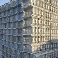راننده خاور حمل جعبه میوه