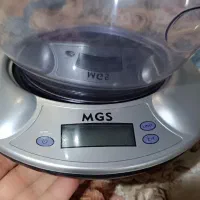 ترازو سالم در حد نو