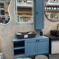 فروشنده و کارمند فروشگاه