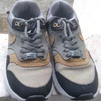 یک جفت کفش سایز 37