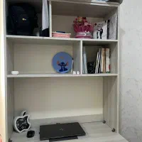 میز تحریر کتابخانه