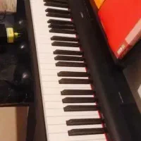 تا پیانو دیجیتال خریدم، ویزام اومدحالا باید بفروشم