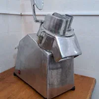 اسلایسر برقی و ترازو محک و یخچال و چرخ گوشت صنعتی