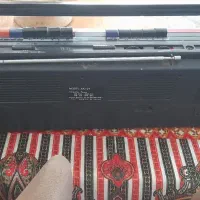 رادیو قدیمی کلکسیونی قرمز