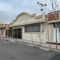 ویلایی-200-متری-جنوبی-نور-عالی-با-درختان-بزرگ