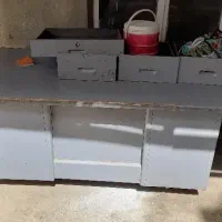 میز تحیر فلزی محکم