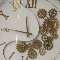 ساعت در حد نو وسالم