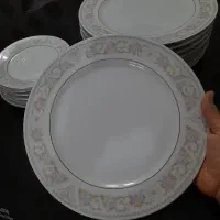 تعدادی ظروف آشپزخانه