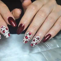 کاشت ناخن|خدمات آرایشگری و زیبایی|قم, شاه سید علی|دیوار