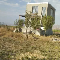 زمین باغی با آب