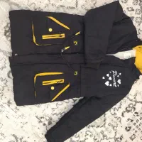 تعدادی لباس در حد نو