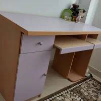 میز تحریر و استند دیواری