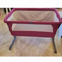 تخت کنار مادر چیکو