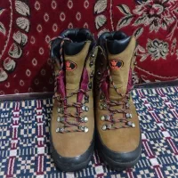 کفش کوه نوردی ضدآب