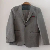 یک دست کت شلوار پسرانه