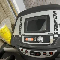 دو دستگاه تردمیل یک دستگاه دوچرخه ثابت