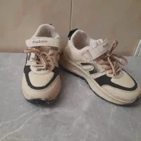 کفش پسرانه در سایز های ۳۳ و۳۱ در حد نو