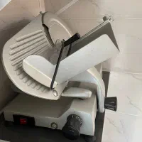 کالباس بر برند محک