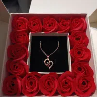 گل مصنوعی با روبان