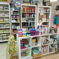 قفسه ی لوازم التحریر و آرایشی بهداشتی استند