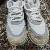 سلام کفش سفید ترتمیز به علت کوچک بودن سایز 39*40|کیف، کفش، کمربند|محمدیه-قزوین, |دیوار