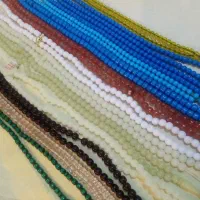 چند عدد تسبیح عقیق سنگی وتسبیح زینتی