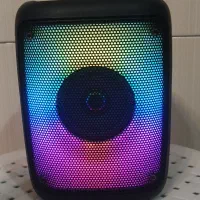 اسپیکر طرح JBL