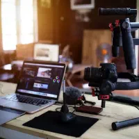 استخدام پروژه‌ای بازیگر تیزرهای تبلیغاتی