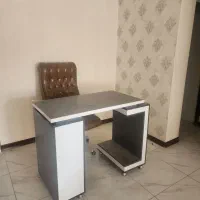 میز و صندلی اداری در حد نو