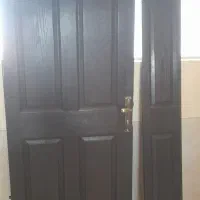 درب دولنگه آپارتمانی تمیز همراه قفل