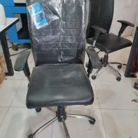 صندلی چرخ دار در حد نو 12 عدد