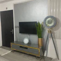 ست میز تلویزیون و ساعت ایستاده در حد نو|ساعت دیواری و تزئینی|رشت, حافظ آباد|دیوار